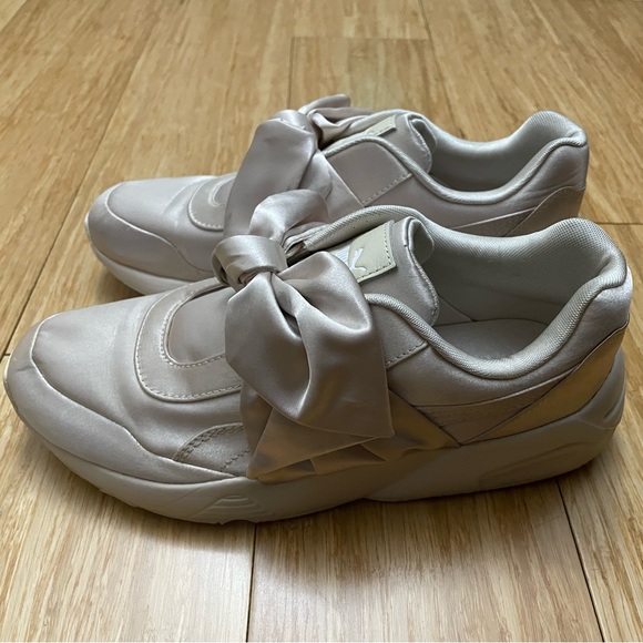 PUMA FENTY BY RIHANNA BOW SNEAKER WOMENS BEIGE CREAM CANVAS SNEAKERS SHOES (7) - Picture 1 of 5